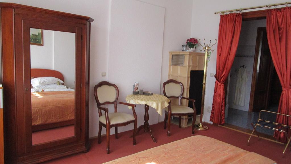 Hotel - Pension Villa Marie Radebeul Esterno foto